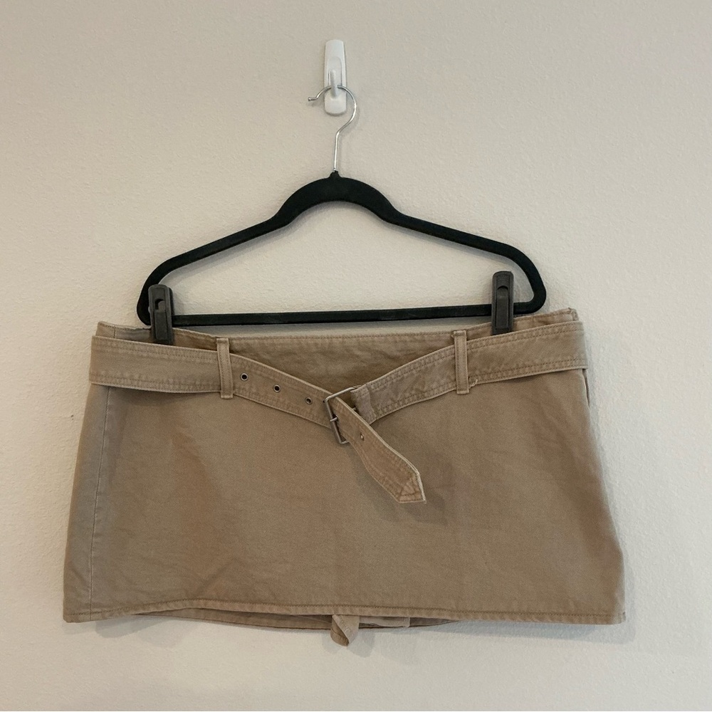 Abercrombie & Fitch Beige Skirt with Buckle